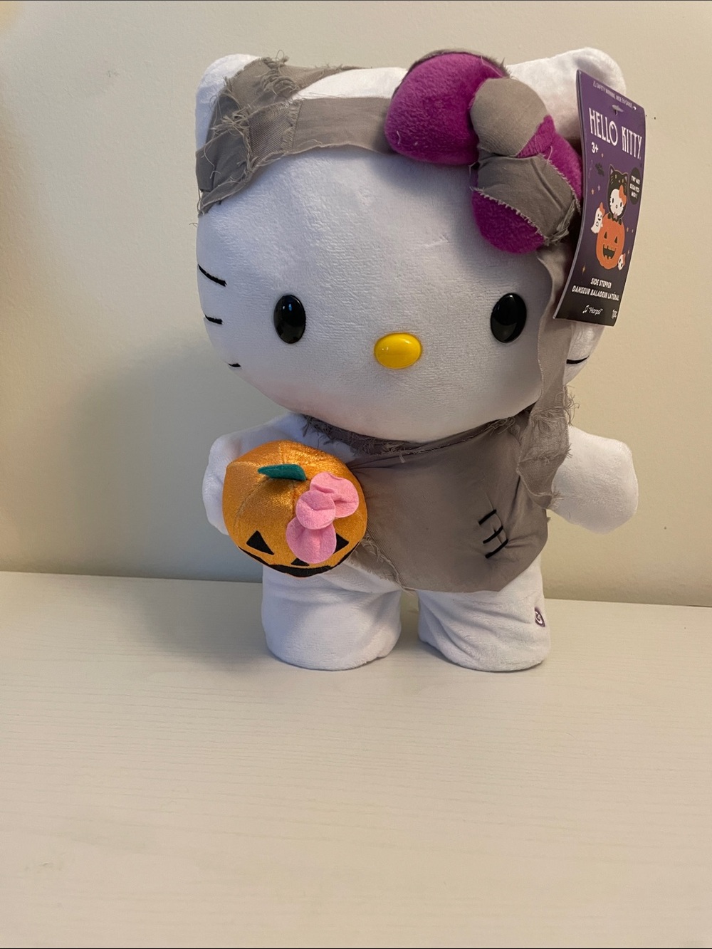 Hello Kitty Halloween side stepper with Orange Pumpkin